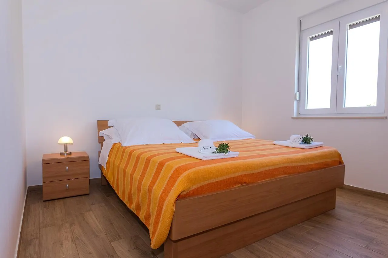 Apartments Medini Veli Rat