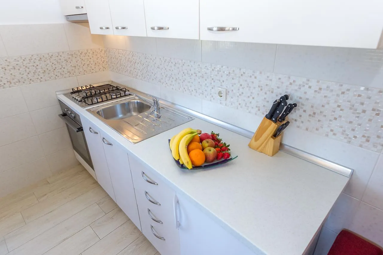 Apartments Medini Veli Rat
